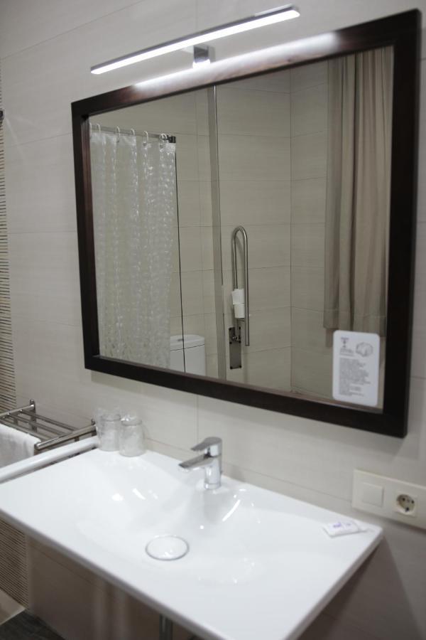 Hospedium Dlj Hostal Tematico Desde La Juderia Arjona 외부 사진