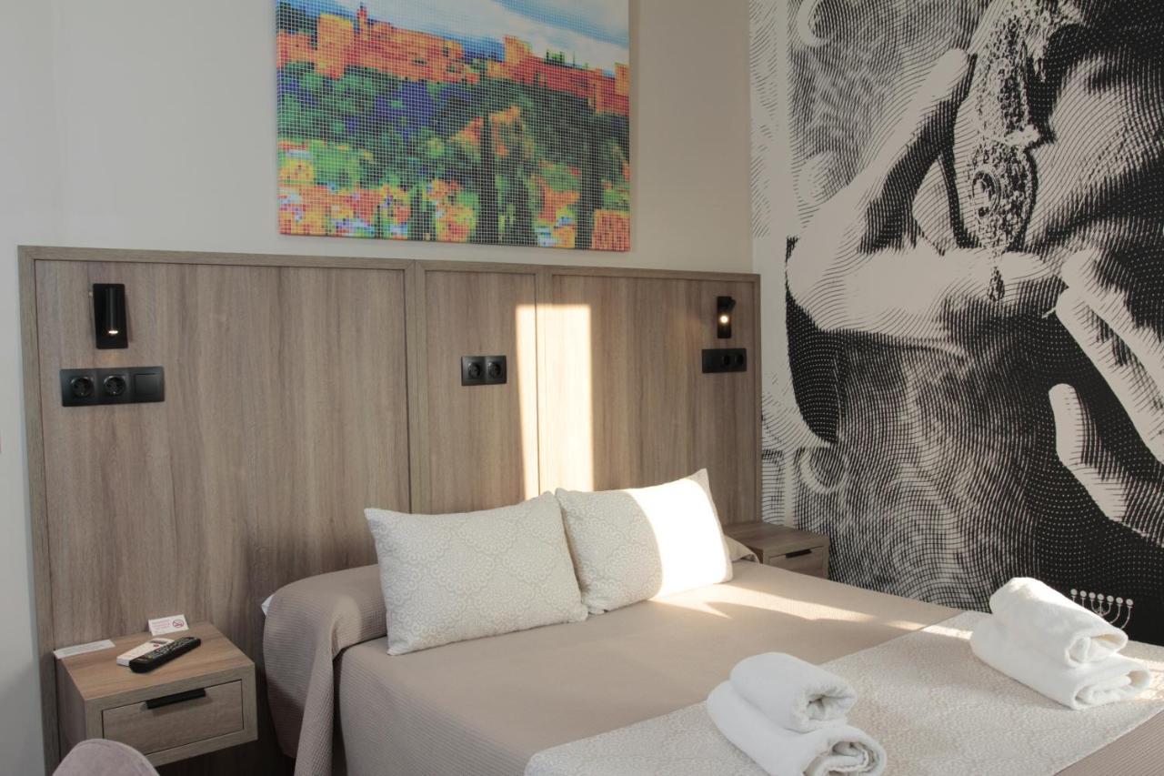 Hospedium Dlj Hostal Tematico Desde La Juderia Arjona 외부 사진