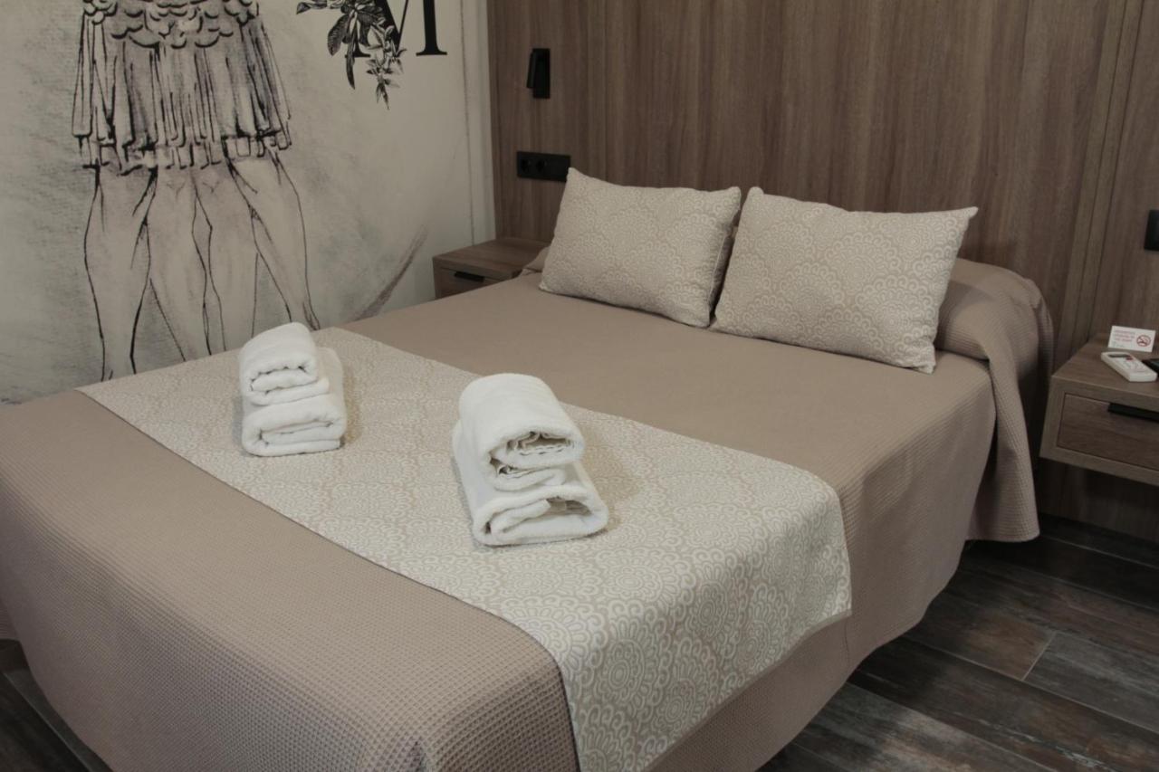 Hospedium Dlj Hostal Tematico Desde La Juderia Arjona 외부 사진