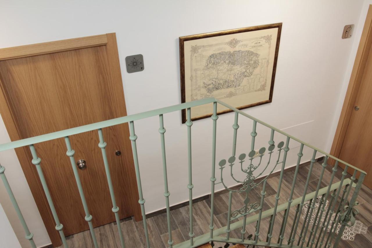 Hospedium Dlj Hostal Tematico Desde La Juderia Arjona 외부 사진