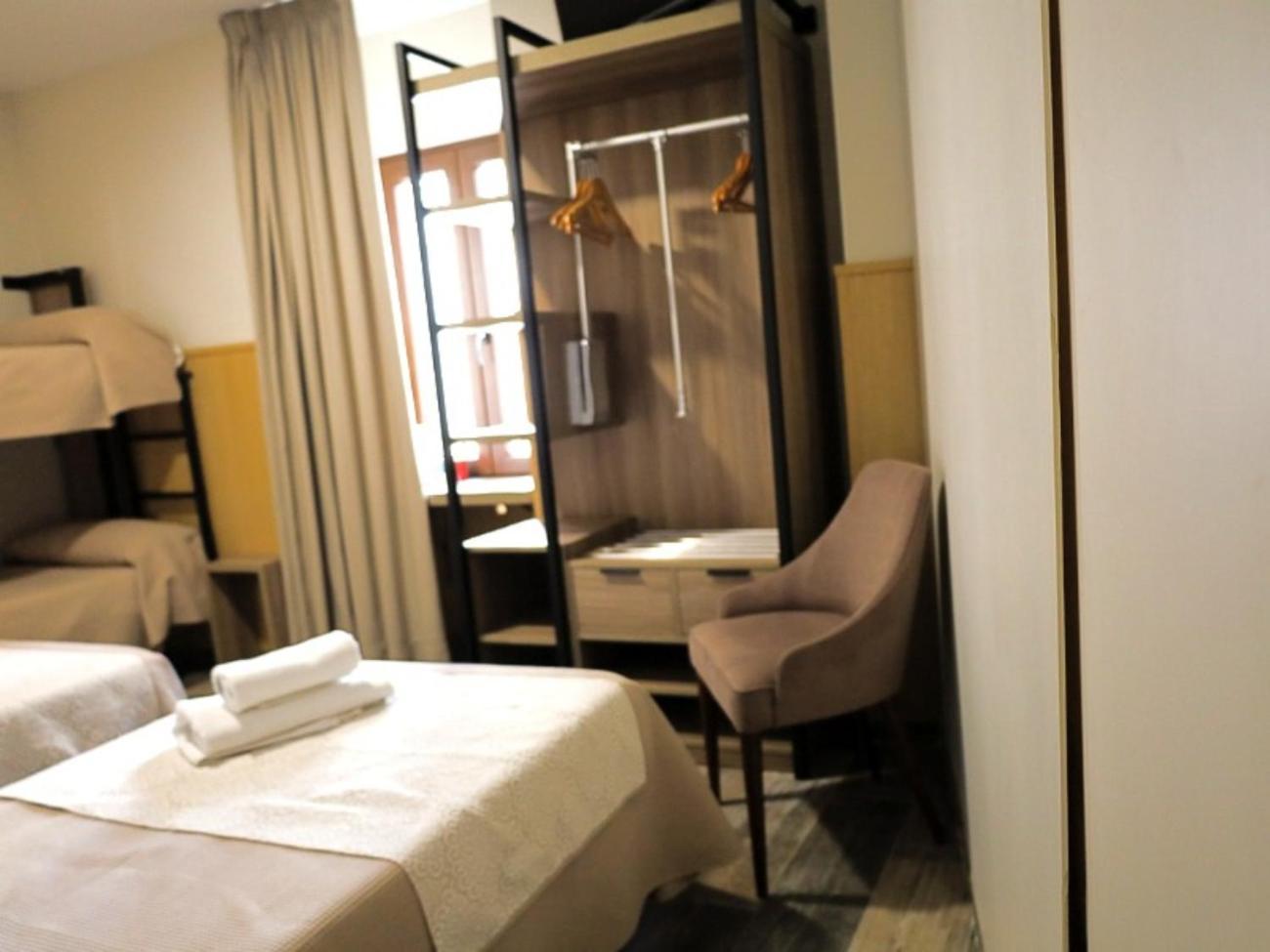 Hospedium Dlj Hostal Tematico Desde La Juderia Arjona 외부 사진