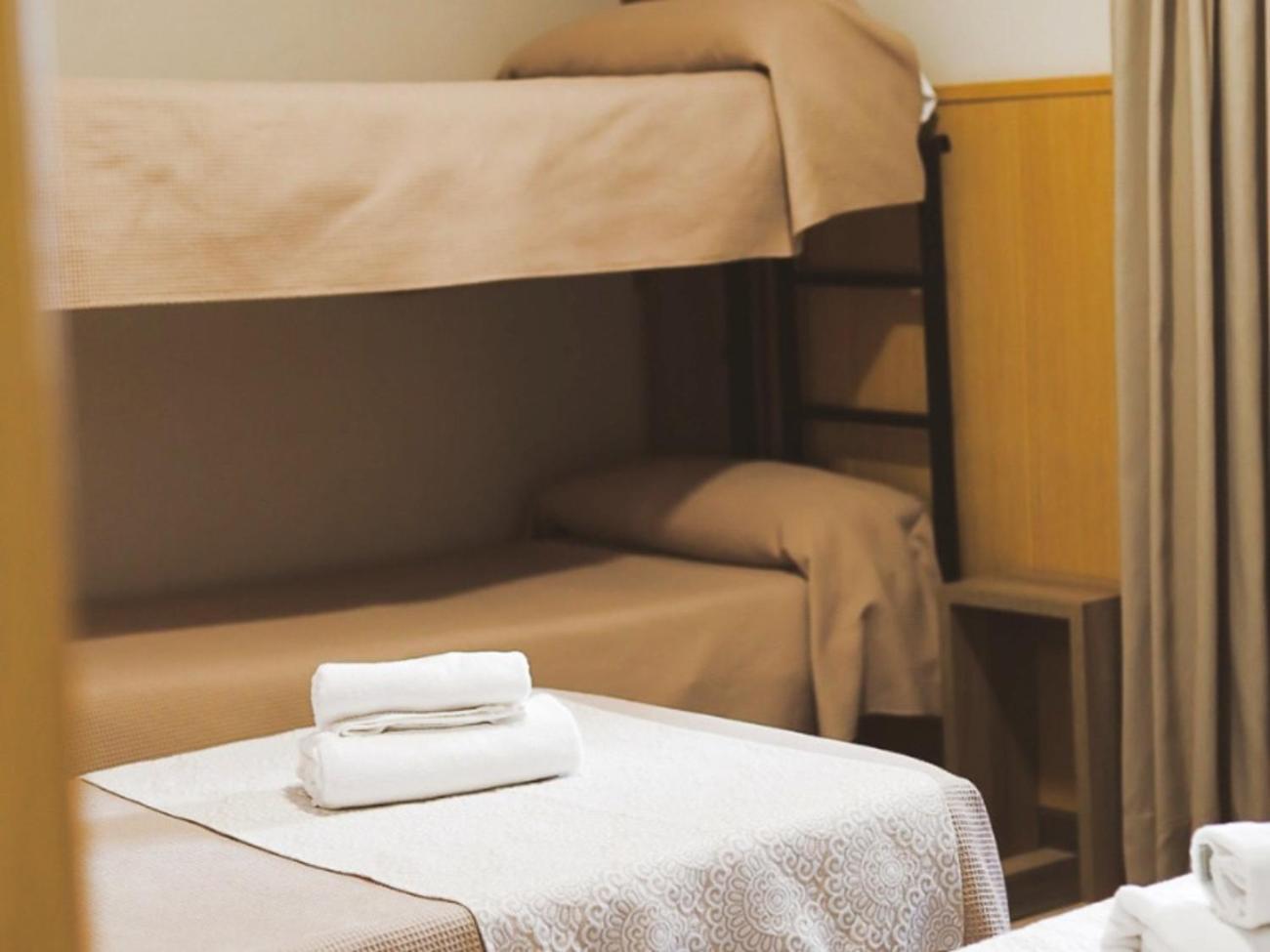 Hospedium Dlj Hostal Tematico Desde La Juderia Arjona 외부 사진