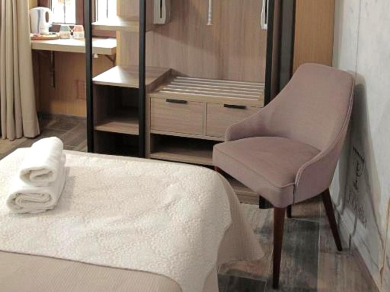 Hospedium Dlj Hostal Tematico Desde La Juderia Arjona 외부 사진